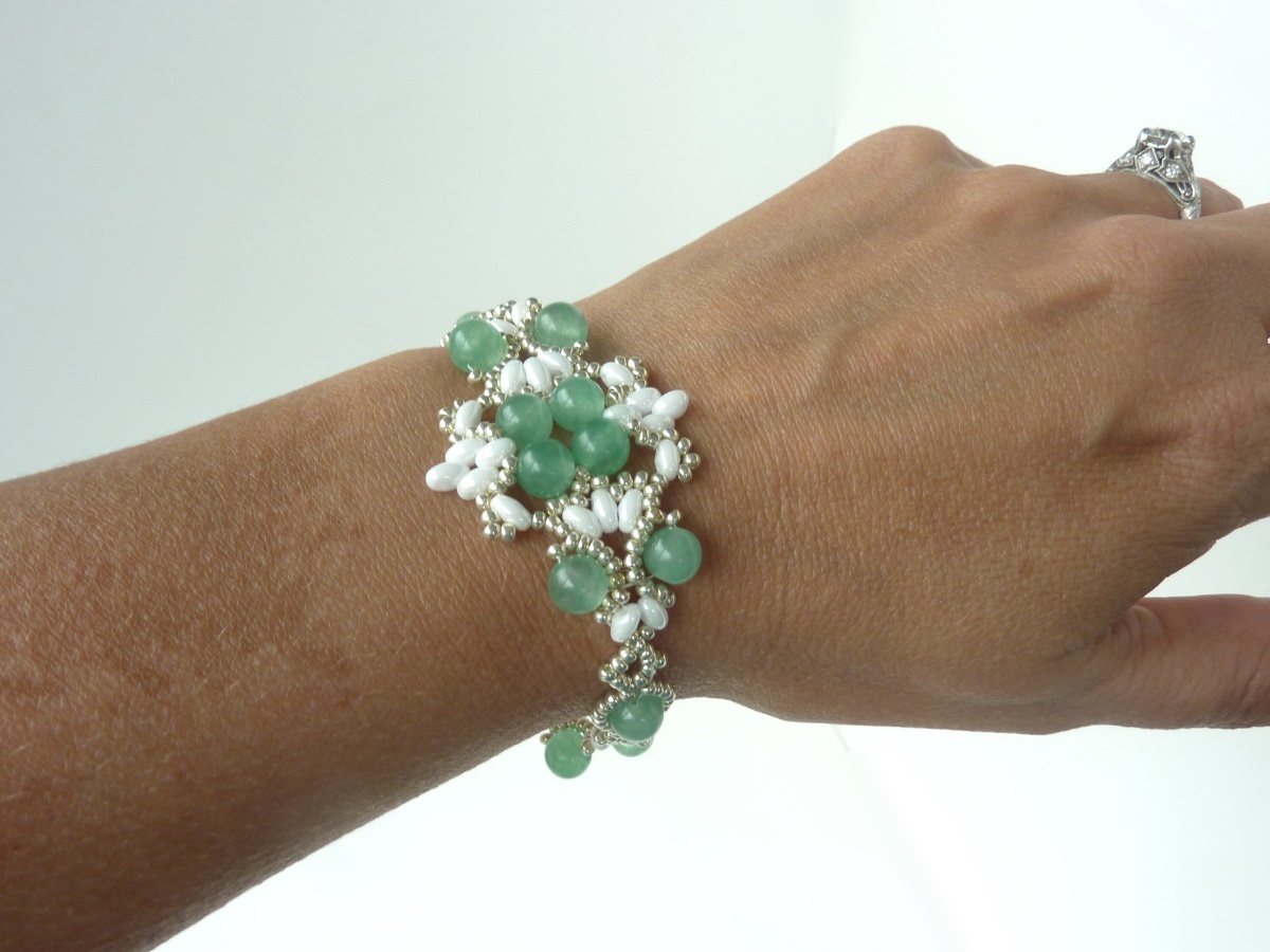 FREE beading pattern: Lotus Lace Bracelet