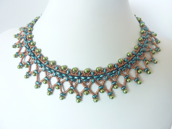 Crystal Lace Beaded Necklace tutorial 