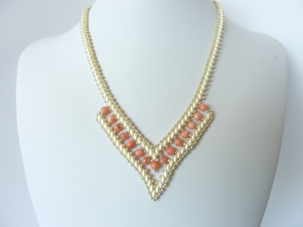 FREE beading pattern: Evelyn Necklace