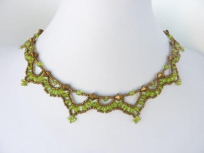 FREE beading pattern for necklace Crystal Loops - BeadDiagrams.com
