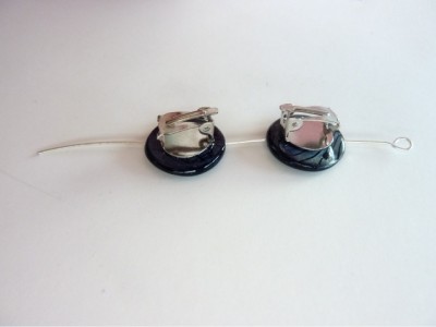 Step 3: Connect with wire if using single-hole beads