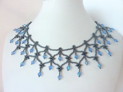 FREE beading pattern for elegant Wing Drop Necklace